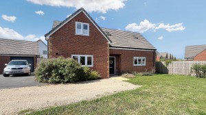 3 bedroom Detached Bungalow for sale in Chard