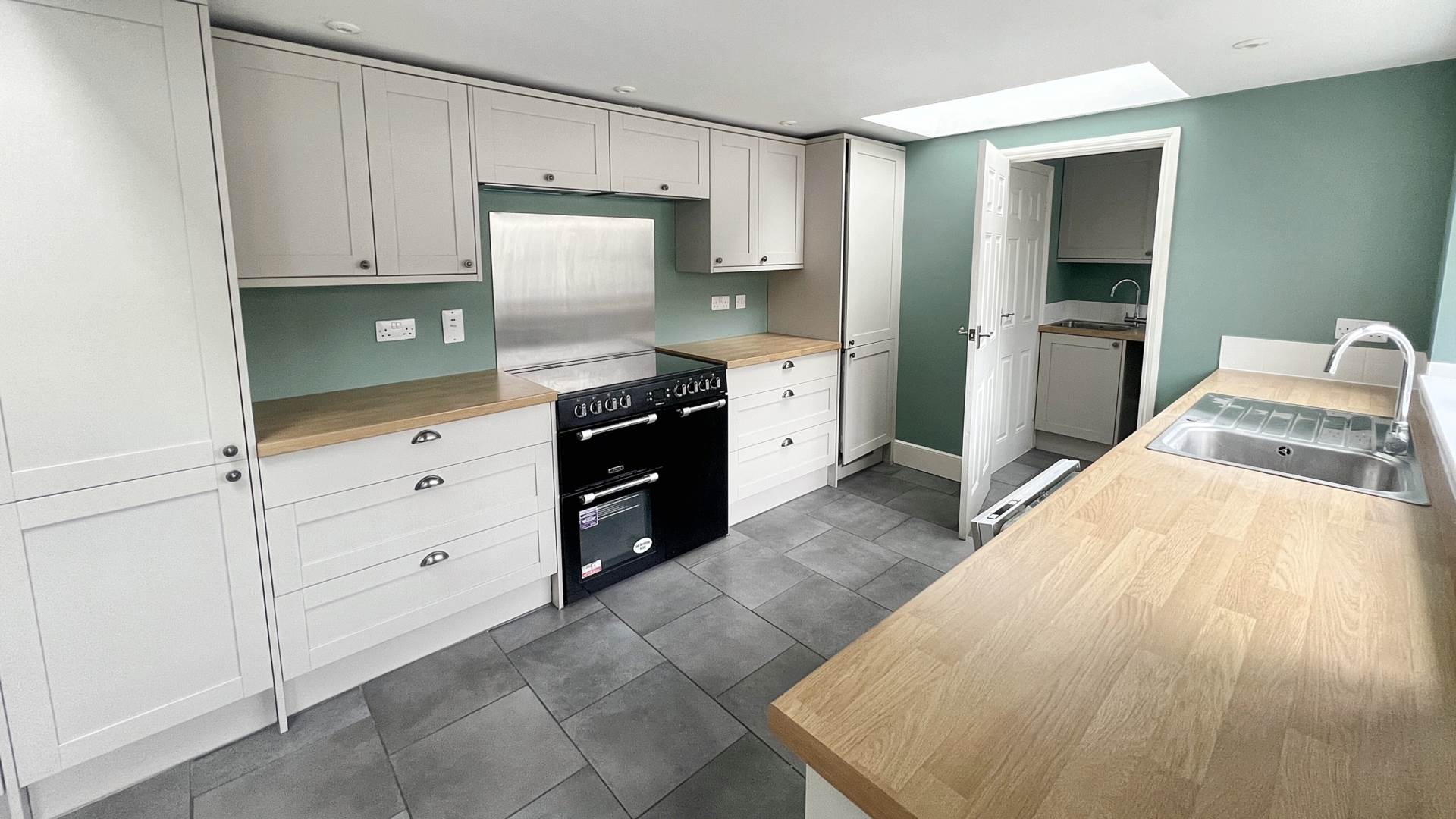 Additional Property Image 3 bedroom Terraced to rent in Chard 2
