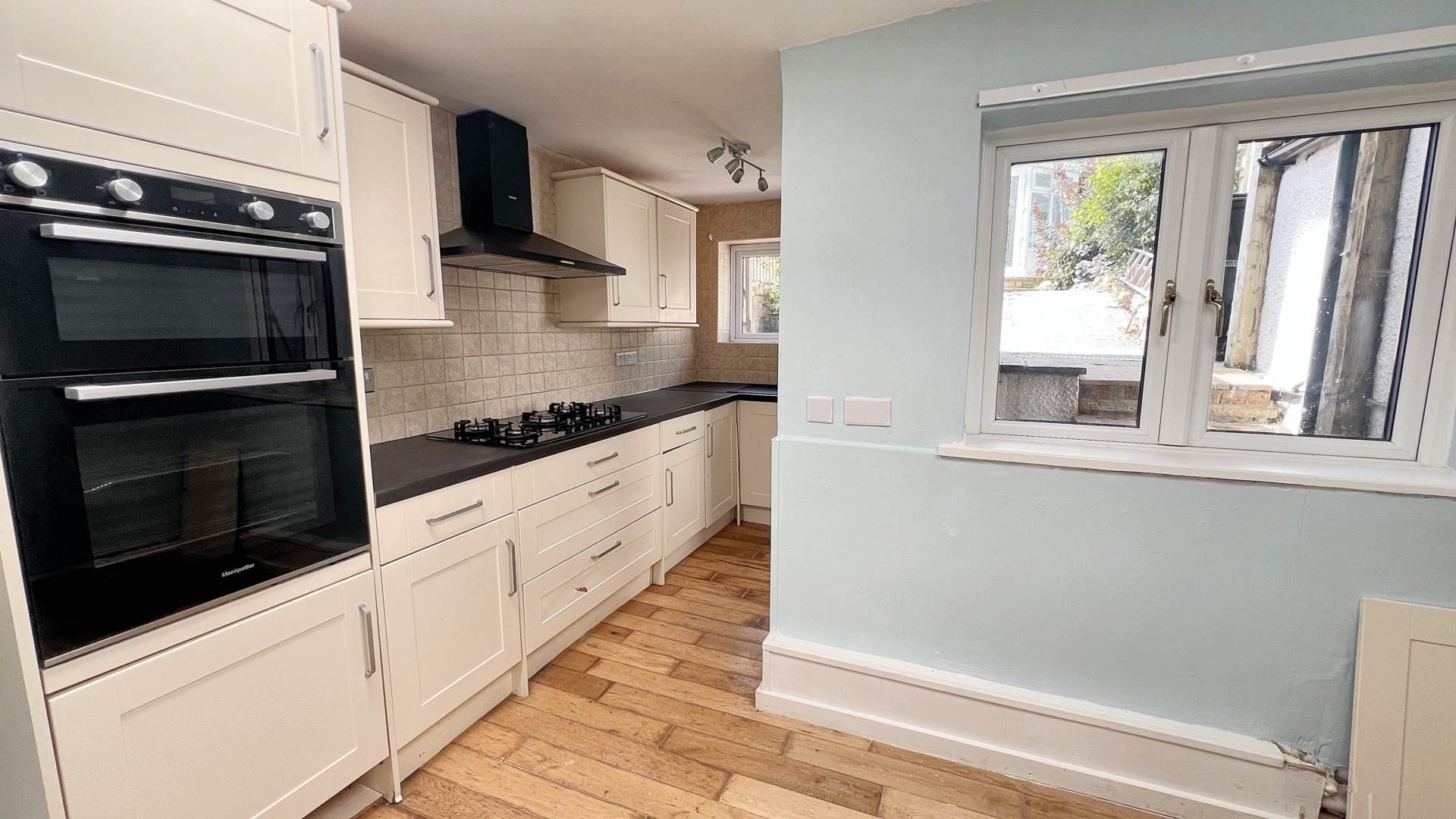 Additional Property Image 1 bedroom Terraced for sale in Chard 2