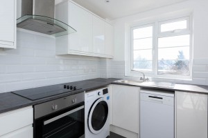 2 bedroom Apartment to rent in Banstead