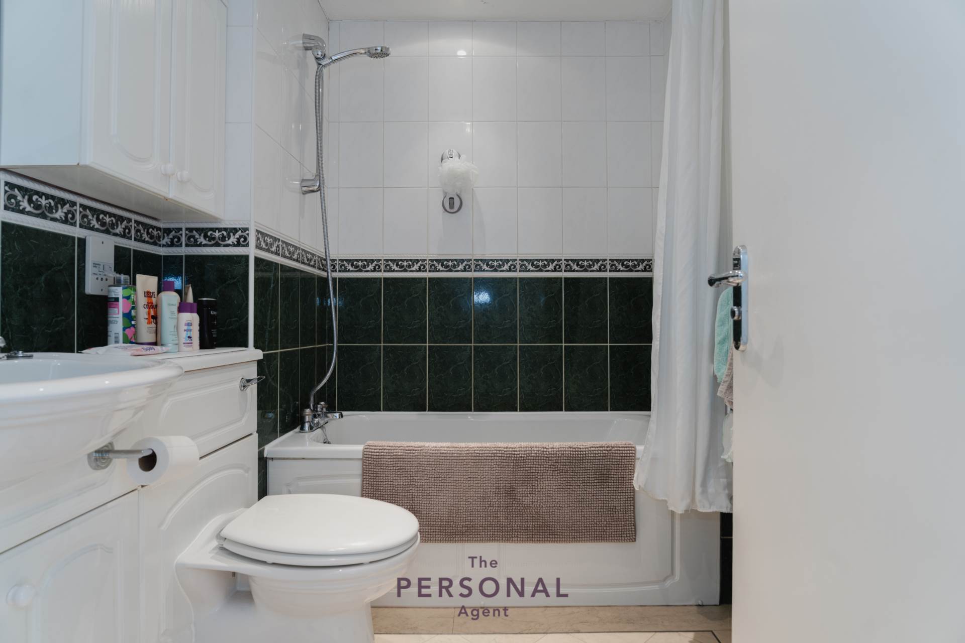 Additional Property Image 2 bedroom Terraced to rent in Tadworth 2