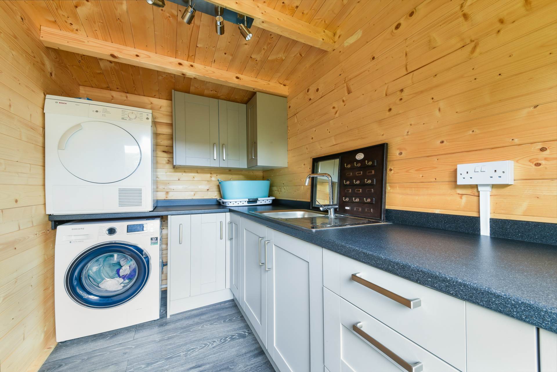 Additional Property Image 4 bedroom Semi Detached to rent in Banstead 12