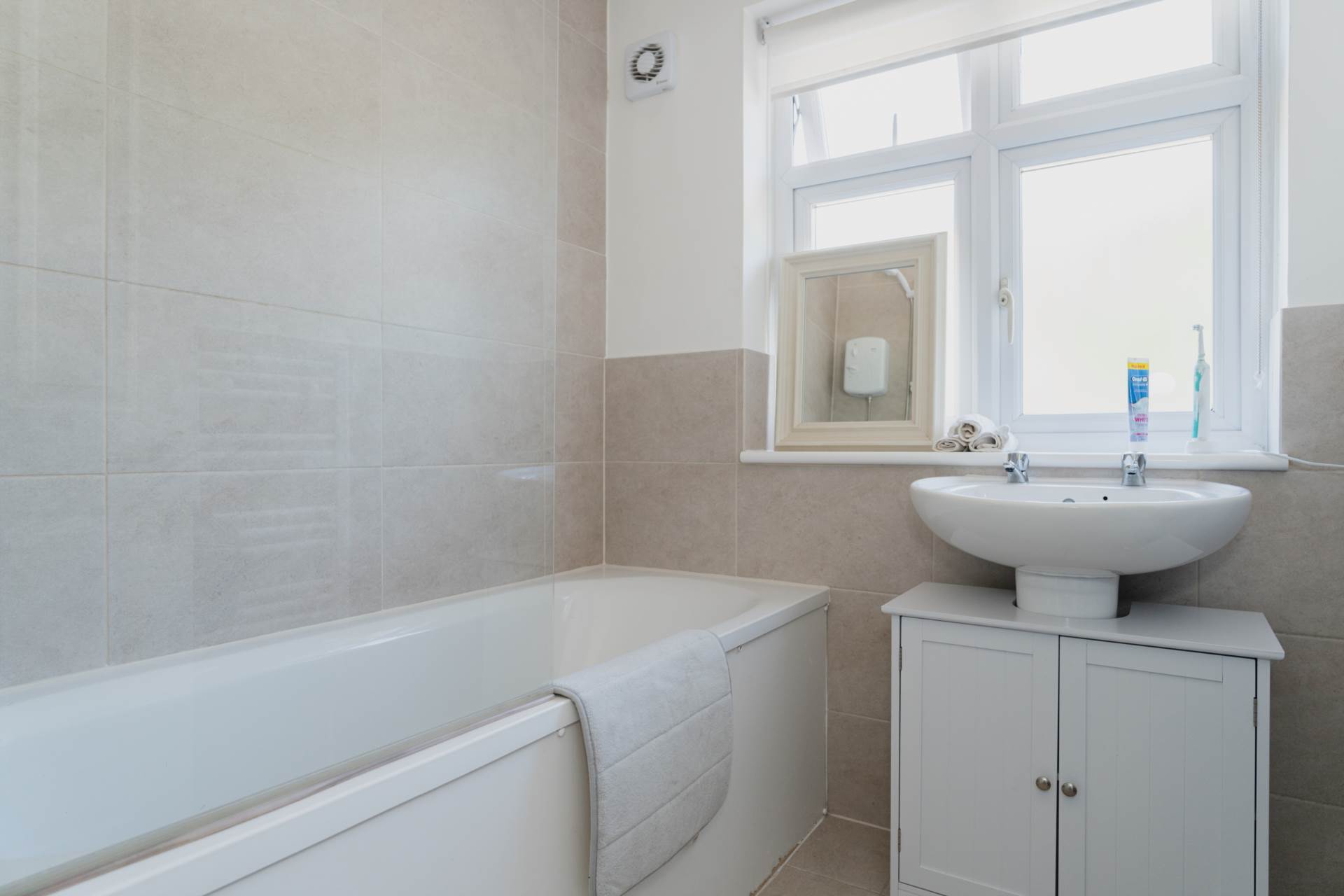 Additional Property Image 2 bedroom Flat to rent in Tadworth 6