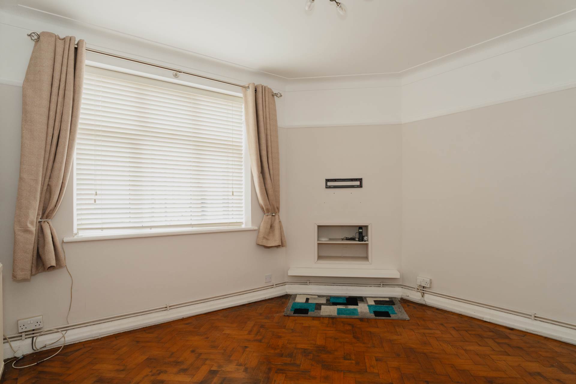 Additional Property Image 2 bedroom Flat to rent in Sutton 2
