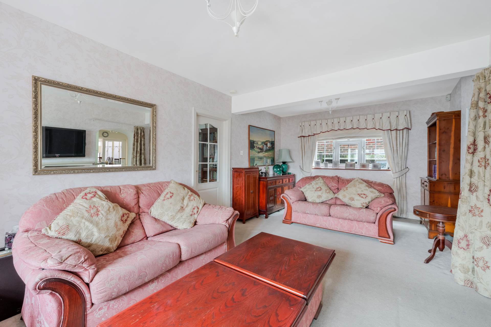 Additional Property Image 5 bedroom Detached to rent in Tadworth 4