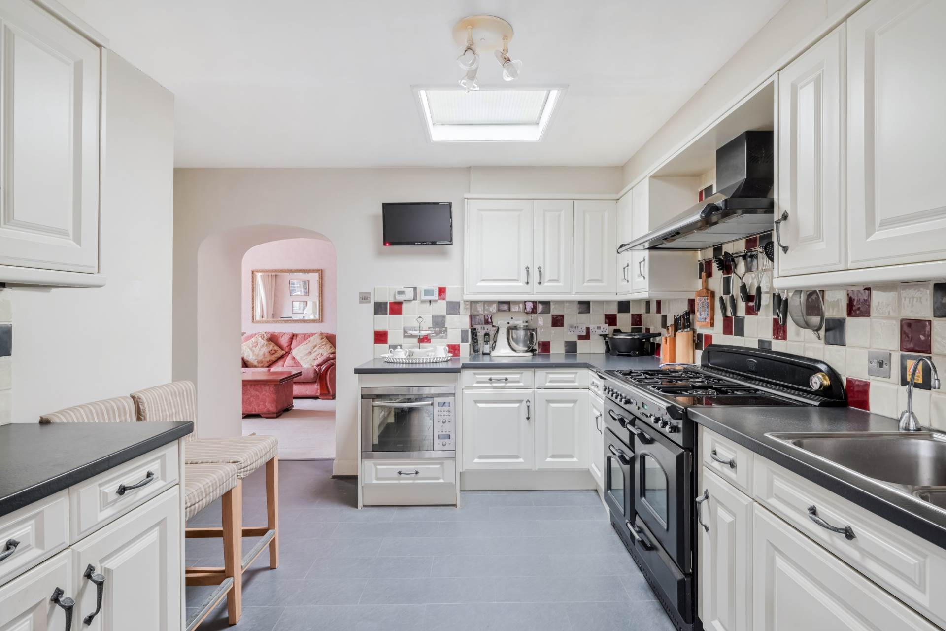 Additional Property Image 5 bedroom Detached to rent in Tadworth 7