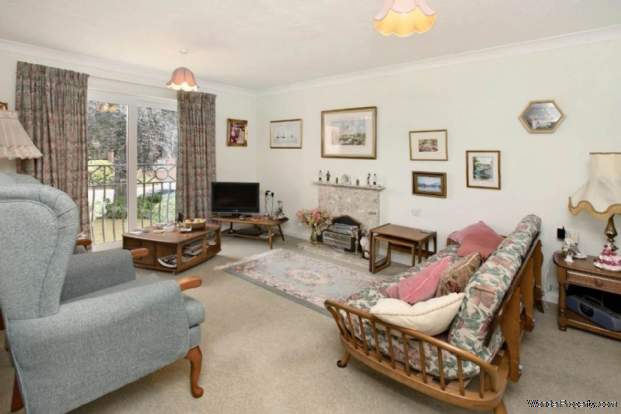 Additional Property Image 2 bedroom Flat for sale in Taunton 3