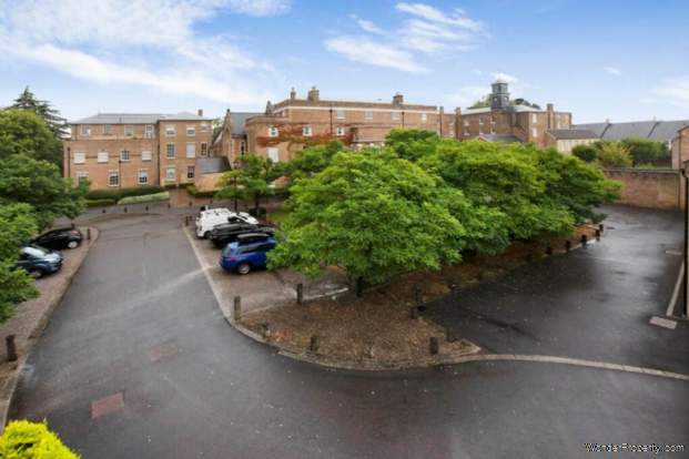 Additional Property Image 1 bedroom Flat for sale in Taunton 8