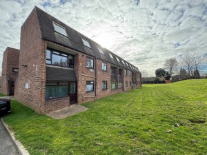 2 bedroom Maisonette for sale in Taunton