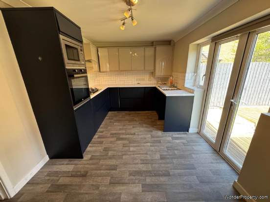 Additional Property Image 4 bedroom Semi Detached for sale in Taunton 3