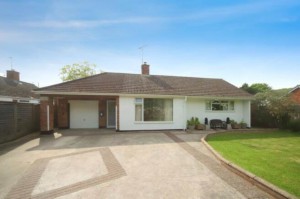 2 bedroom Bungalow for sale in Taunton
