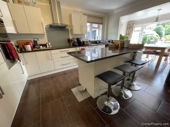 Additional Property Image 4 bedroom Detached for sale in Ferndown 2