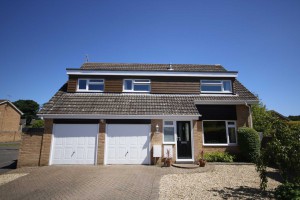 5 bedroom Detached for sale in Wimborne