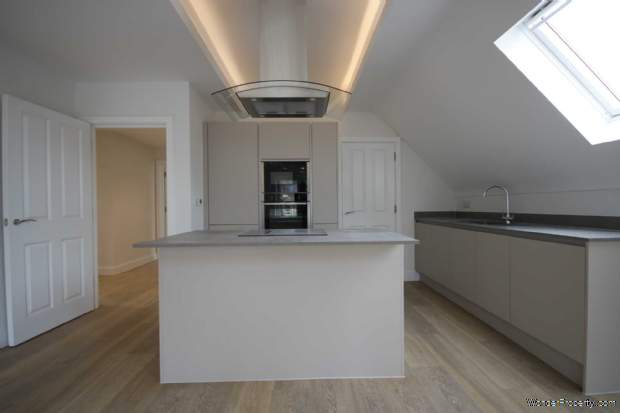 Additional Property Image 2 bedroom Penthouse for sale in Broadstone 2