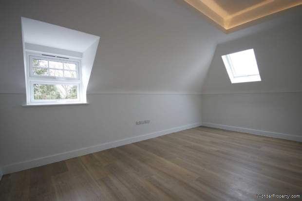 Additional Property Image 2 bedroom Penthouse for sale in Broadstone 8