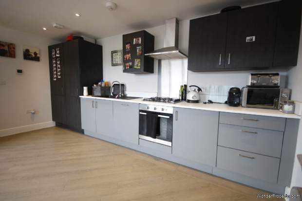 Additional Property Image 1 bedroom Apartment for sale in Poole 3