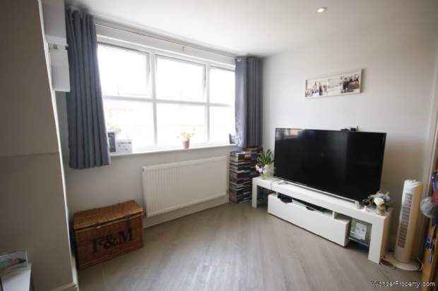 Additional Property Image 1 bedroom Apartment for sale in Poole 4