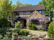 4 bedroom Detached for sale in Wimborne