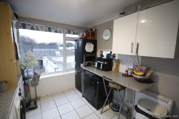 Additional Property Image 2 bedroom Apartment for sale in Poole 3