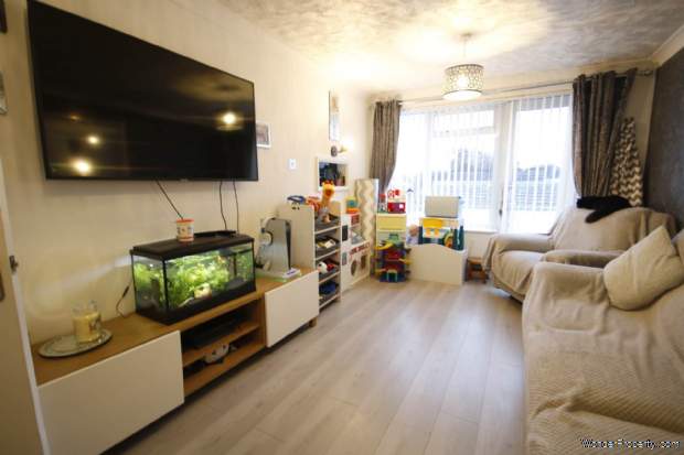 Additional Property Image 2 bedroom Apartment for sale in Poole 5
