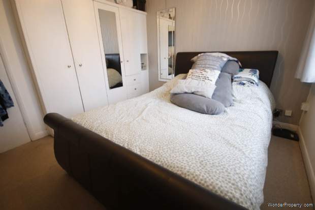 Additional Property Image 2 bedroom Apartment for sale in Poole 7
