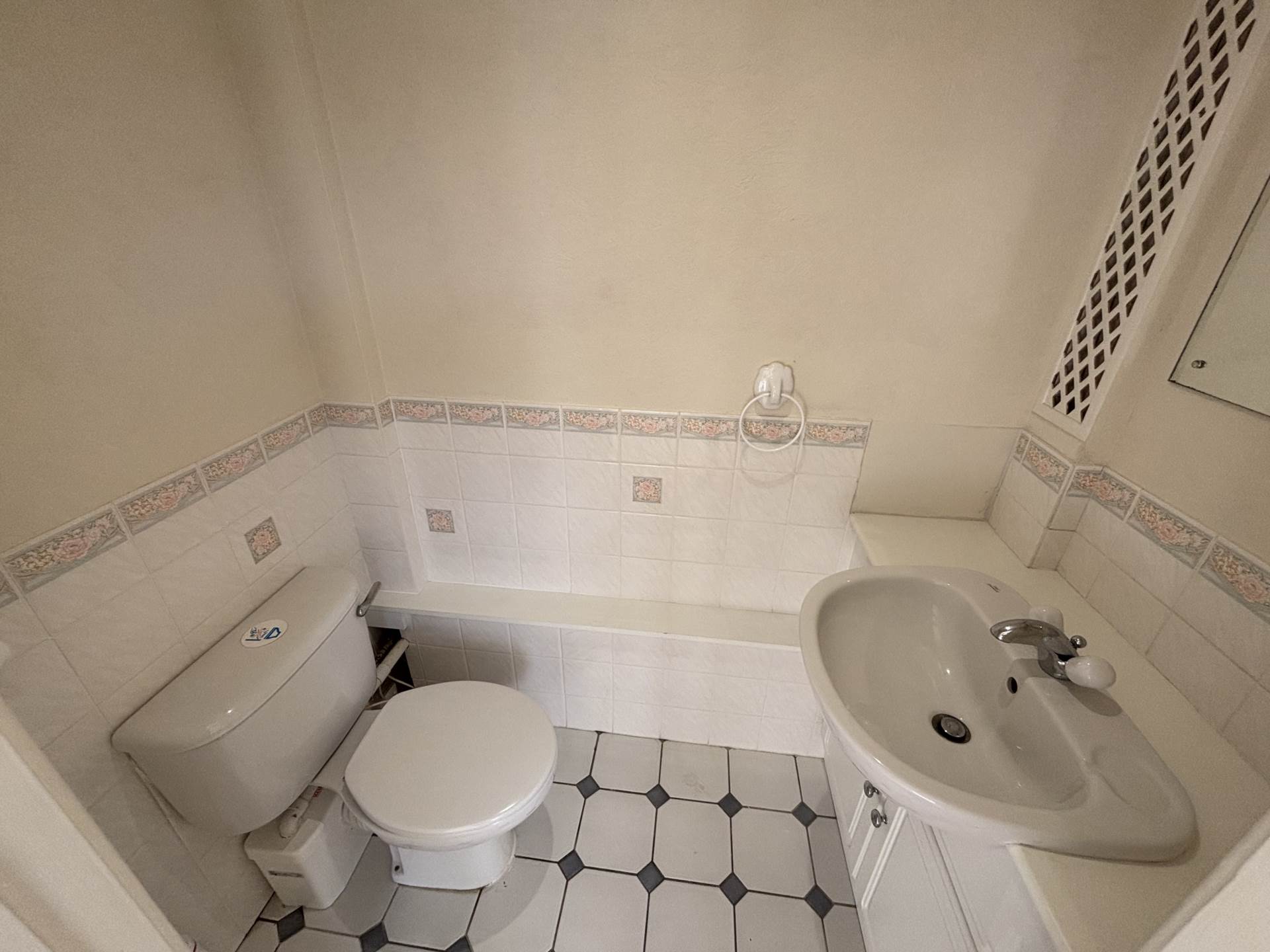 Additional Property Image 3 bedroom Bungalow to rent in Christchurch 7