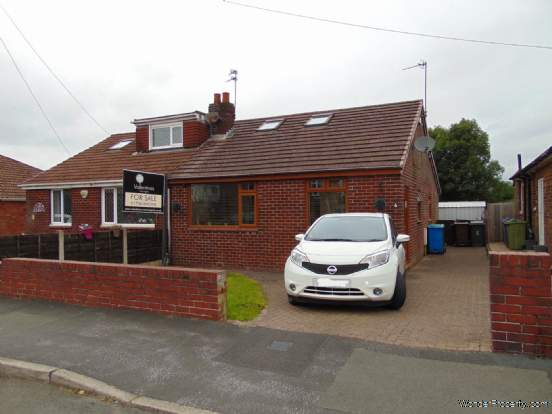 3 bedroom Bungalow for sale in Oldham