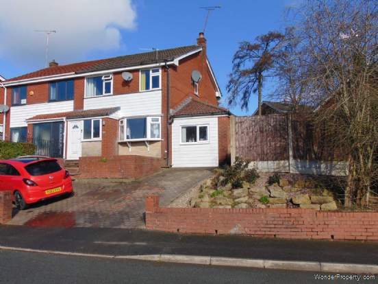 3 bedroom Semi Detached for sale in Oldham
