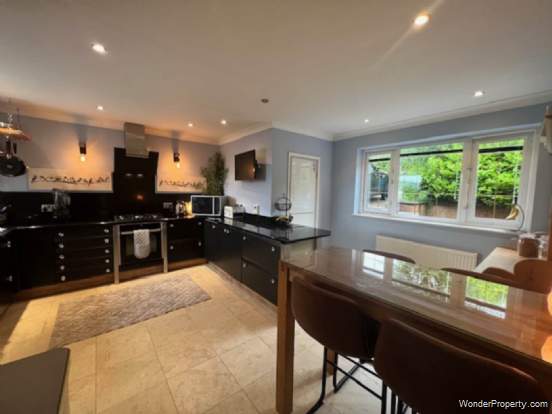 Additional Property Image 6 bedroom Detached for sale in Oldham 10