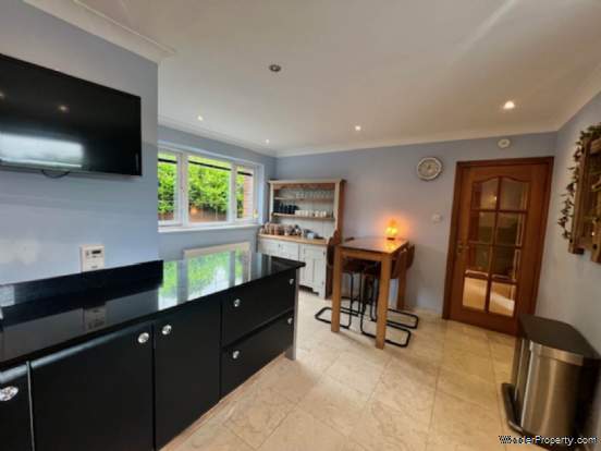 Additional Property Image 6 bedroom Detached for sale in Oldham 12