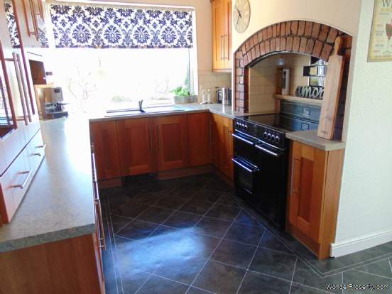 Additional Property Image 4 bedroom Semi Detached for sale in Oldham 11