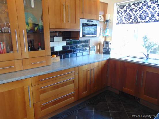 Additional Property Image 4 bedroom Semi Detached for sale in Oldham 12