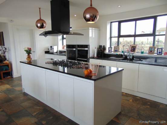 Additional Property Image 4 bedroom Detached for sale in Oldham 8
