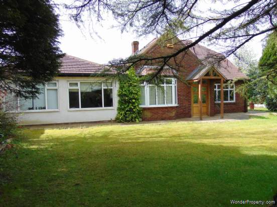 6 bedroom Detached for sale in Oldham
