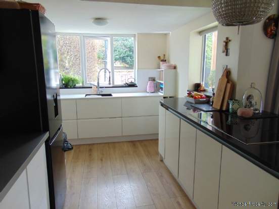 Additional Property Image 6 bedroom Detached for sale in Oldham 3