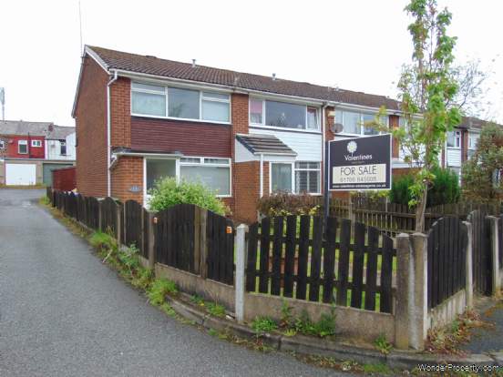 2 bedroom Terraced for sale in Oldham