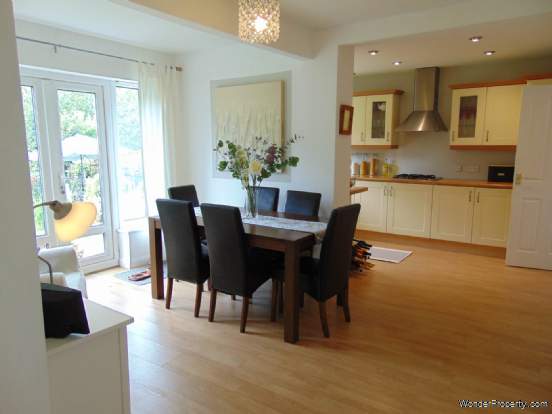 Additional Property Image 4 bedroom Semi Detached for sale in Oldham 9