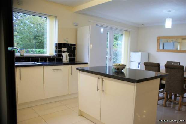 Additional Property Image 6 bedroom Detached for sale in Bolton 9