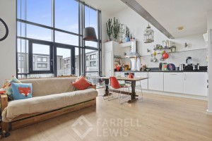 2 bedroom Maisonette to rent in London