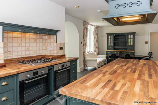 Additional Property Image 6 bedroom Villa to rent in Oxford 5
