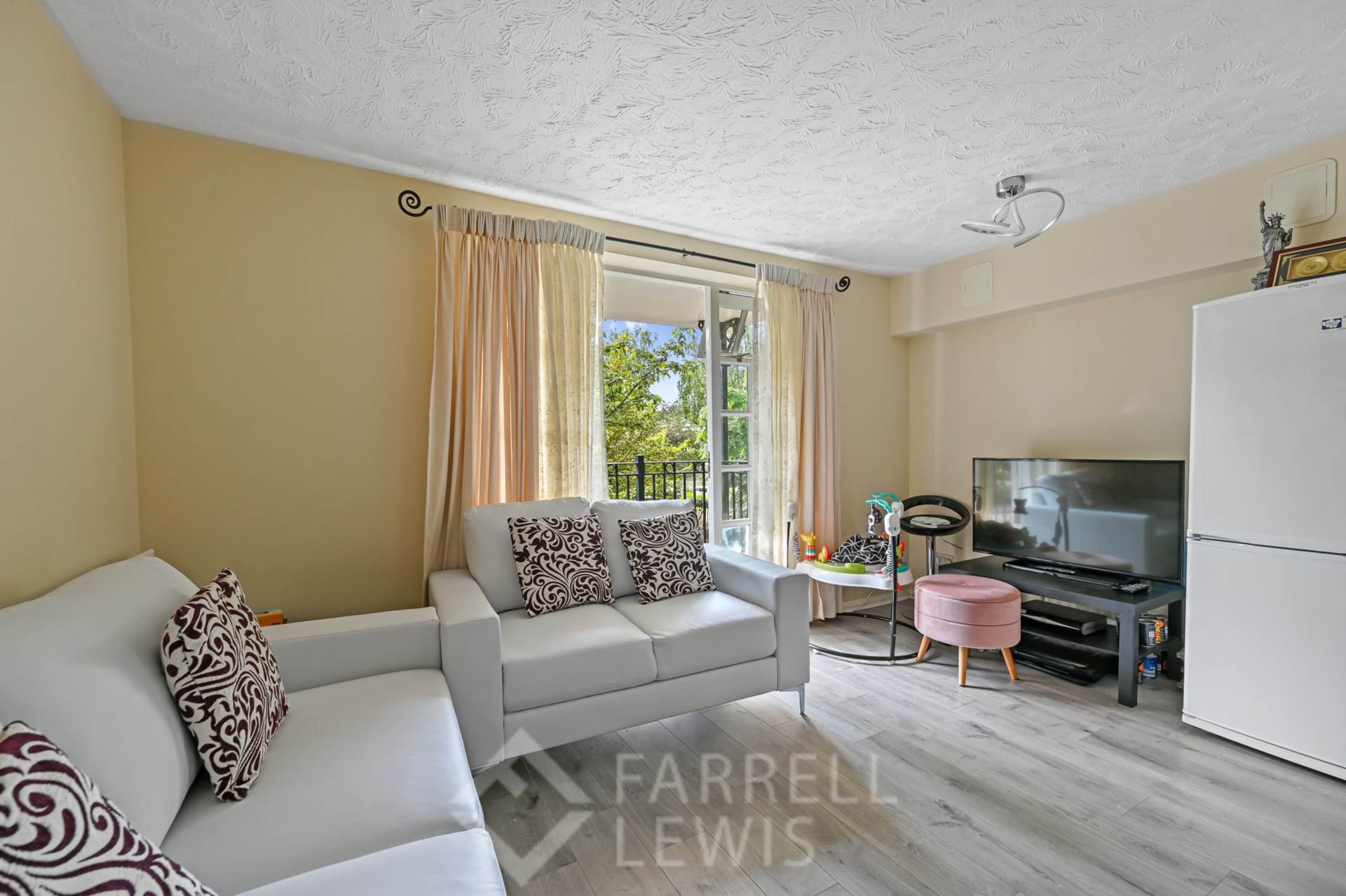 Additional Property Image 2 bedroom Flat to rent in London 9