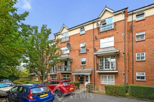 2 bedroom Flat to rent in London