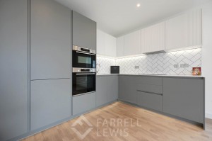 2 bedroom Apartment to rent in Southall