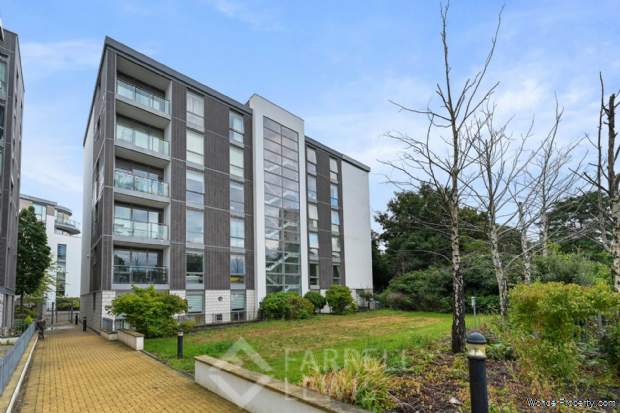 Additional Property Image 2 bedroom Apartment for sale in Brentford 11