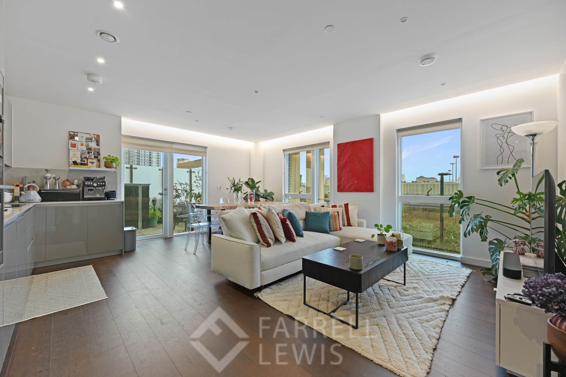 2 bedroom Apartment to rent in London