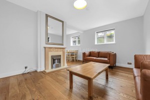 4 bedroom Detached to rent in London
