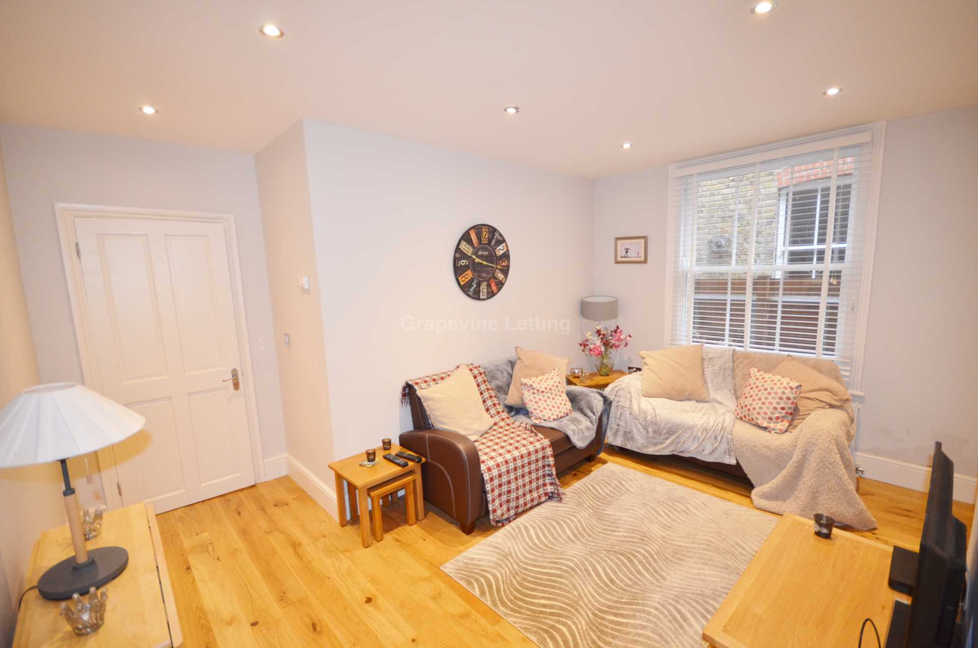 3 bedroom Apartment to rent in London