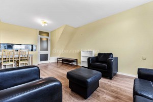 2 bedroom Apartment to rent in London