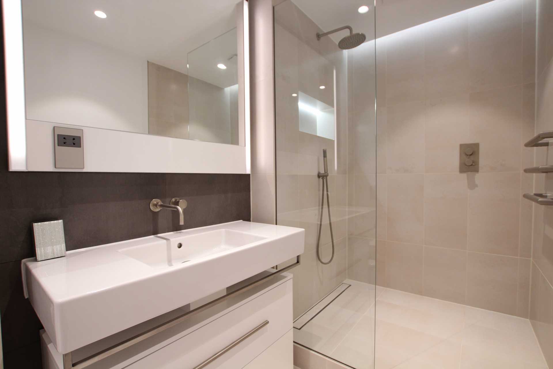 Additional Property Image 4 bedroom Apartment to rent in Manchester 10