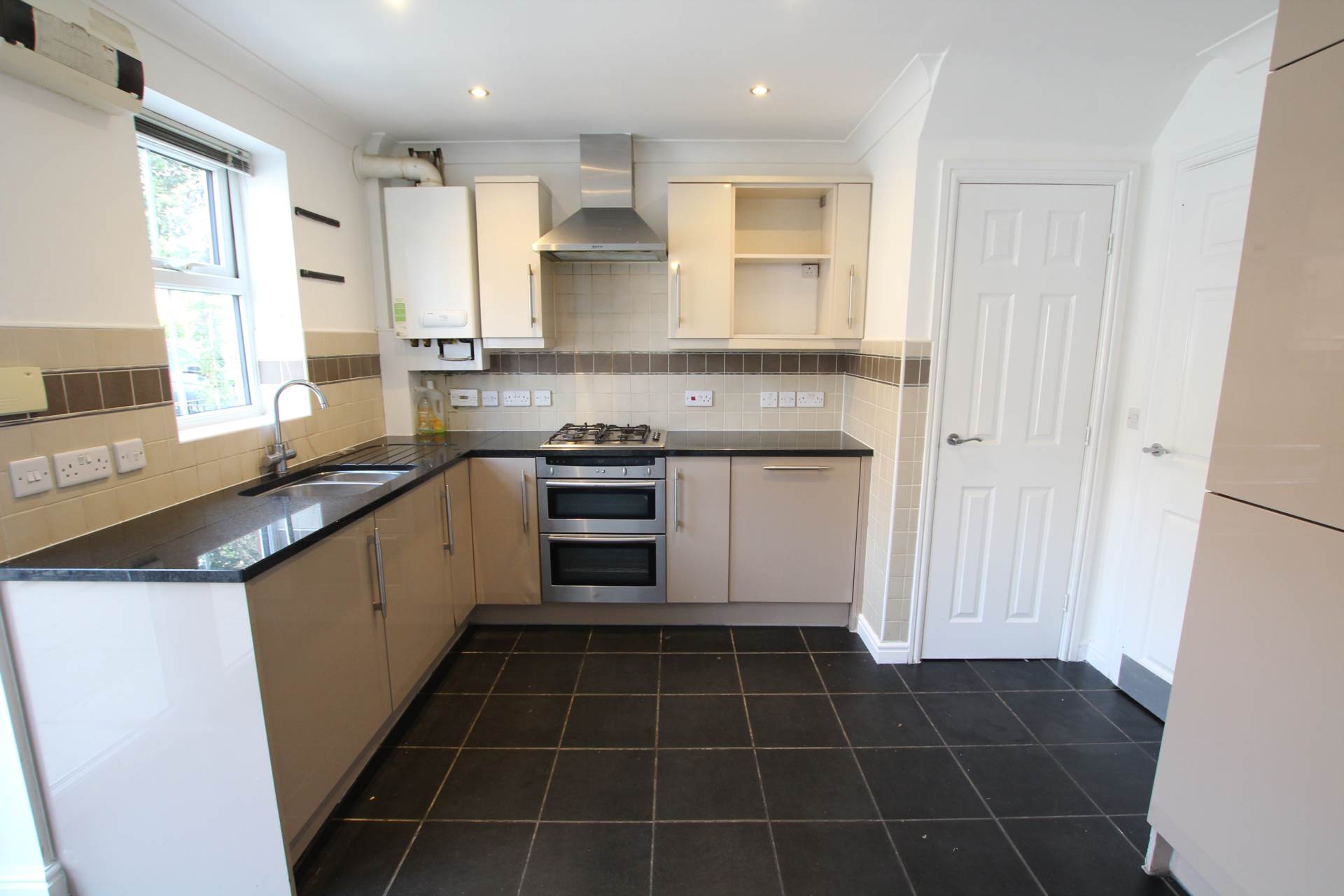 Additional Property Image 4 bedroom Semi Detached to rent in Salford 5